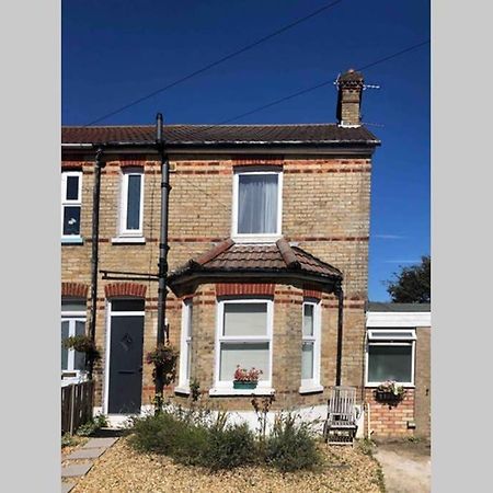 Modern Studio Apartment Near Town Centre Poole Exteriör bild